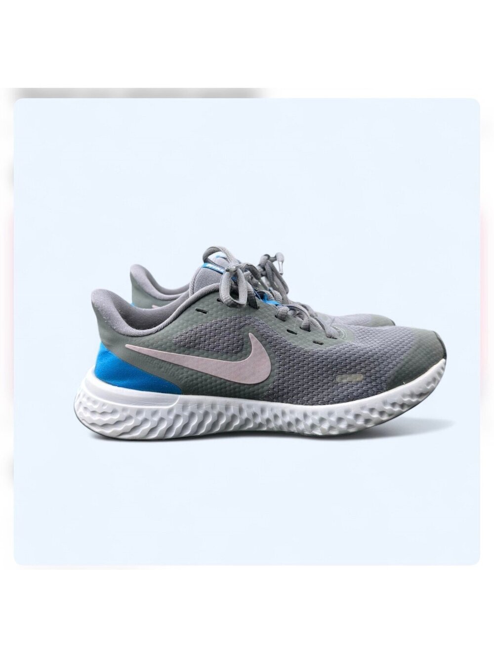 Nike React Revolution kids size 5.5